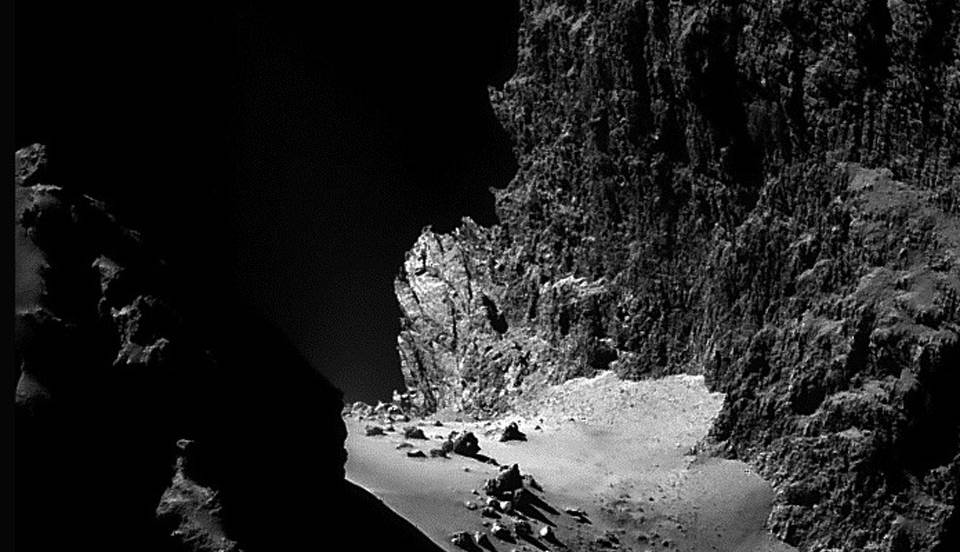 پرتگاهی ترسناک روی یک دنباله‌دار  