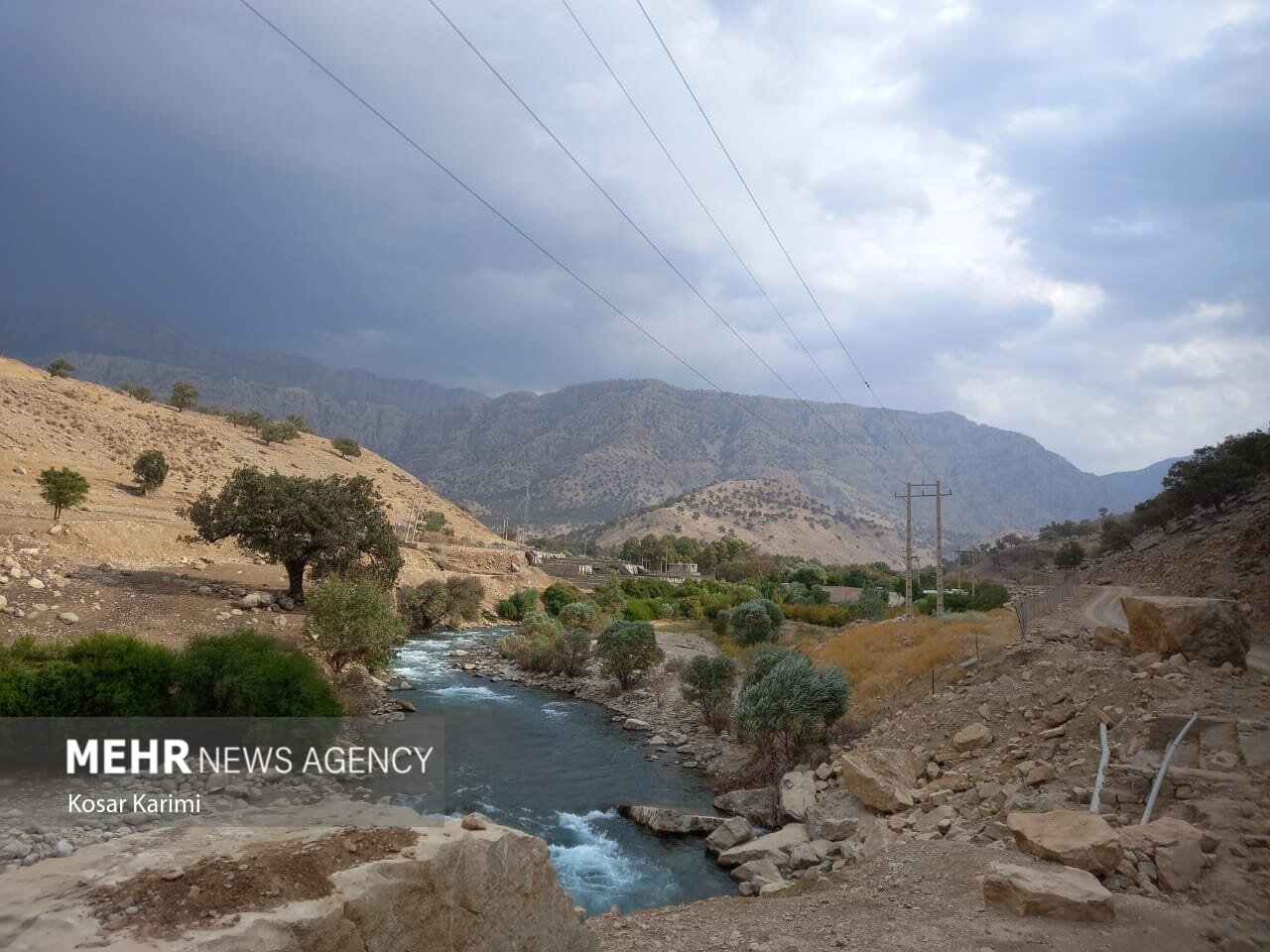 عکس/ وضعیت روستای زلزله زده «سوسن سرخاب» اندیکا