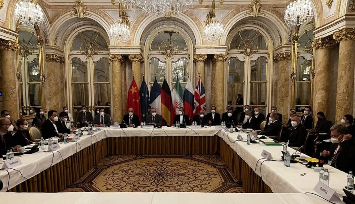 زیدآبادی: هیات ایرانی نباید دست خالی میز مذاکرات وین را ترک کند