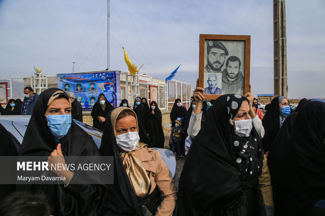 عکس/ مراسم استقبال از خانواده شهید «خدارحم گل‌آور داریونی»