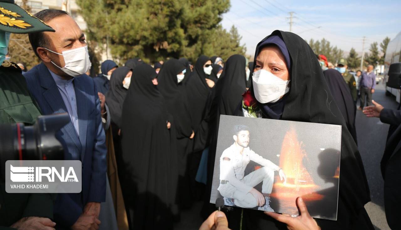 بجنوردیها از خانواده شهید گمنام شیرازی استقبال پرشوری کردند