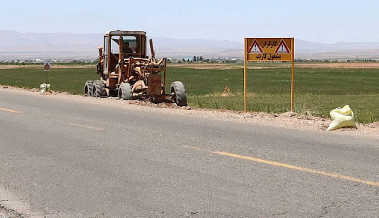 آغاز طرح تعریض جاده ارتباطی آشتیان-فراهان