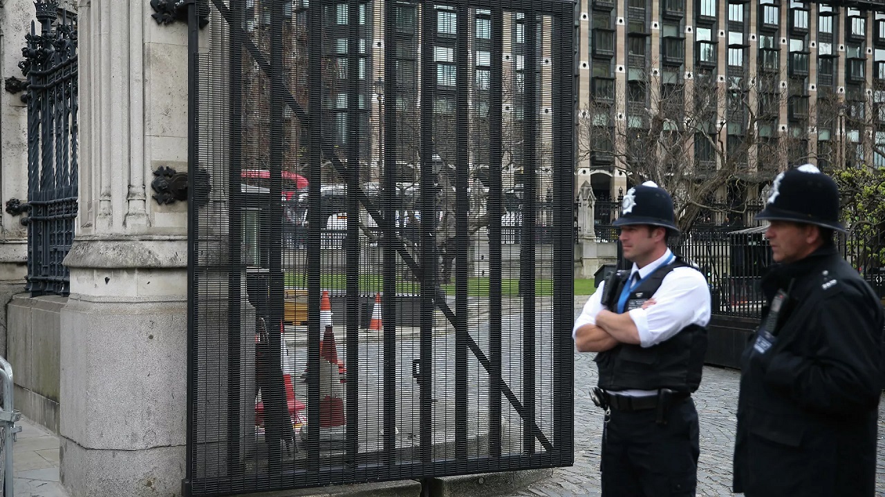 تعطیلی پارلمان انگلیس به دلیل نقض قوانین امنیتی 