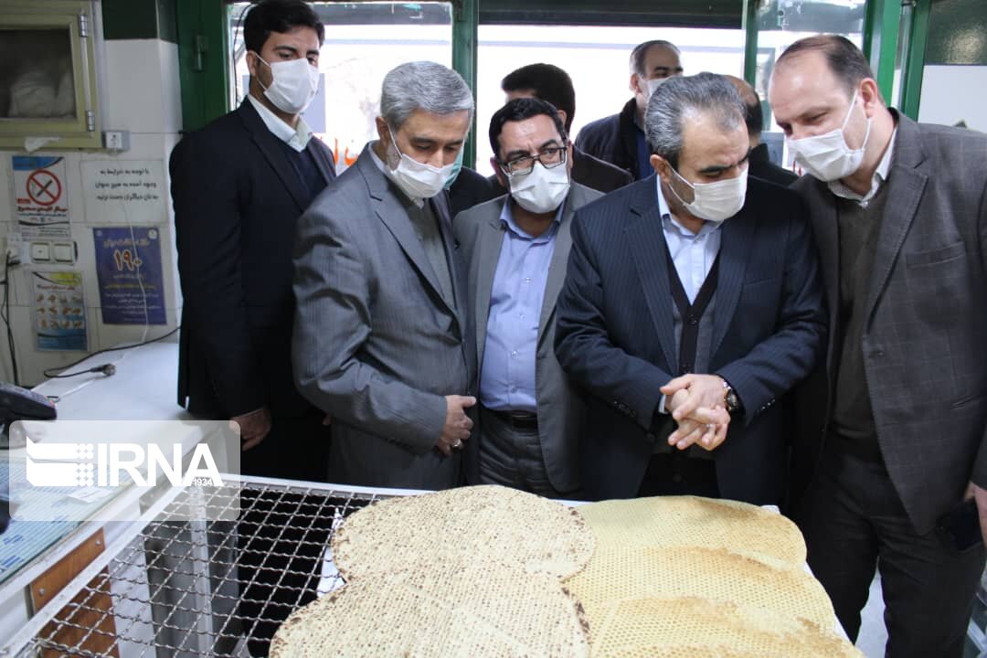 بازدید سرزده استاندار همدان از چندین واحد نانوایی‌