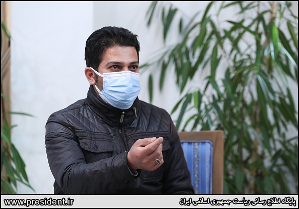 عکس/ رسیدگی رئیسی به مشکلات خانواده های بیماران اس.ام.ای