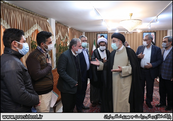 عکس/ رسیدگی رئیسی به مشکلات خانواده های بیماران اس.ام.ای