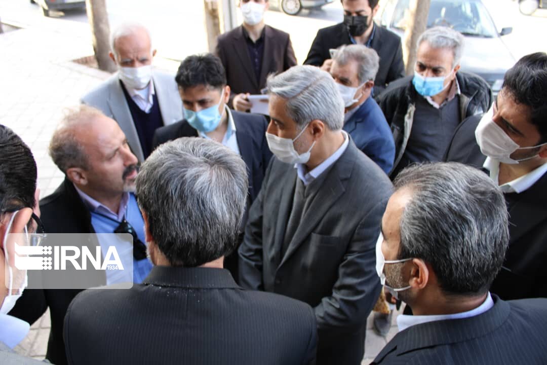 بازدید سرزده استاندار همدان از چندین واحد نانوایی‌