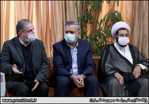 عکس/ رسیدگی رئیسی به مشکلات خانواده های بیماران اس.ام.ای