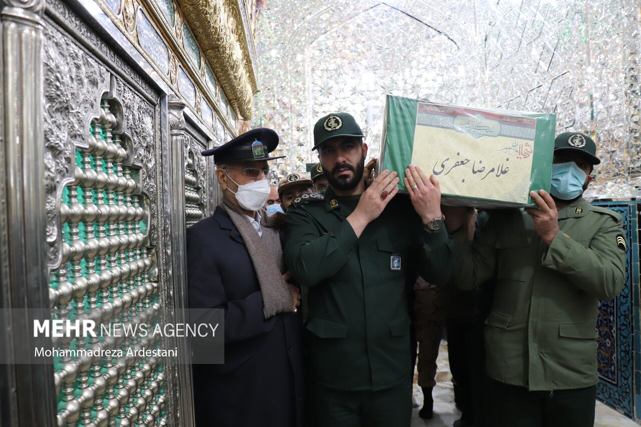 عکس/ تشییع و خاکسپاری پیکر شهید مدافع حرم «غلامرضا جعفری»