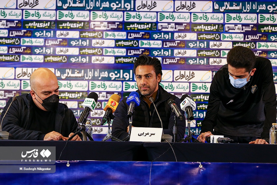 نشست خبری سرمربیان دو تیم پرسپولیس و استقلال پیش از شهرآورد ۹۷