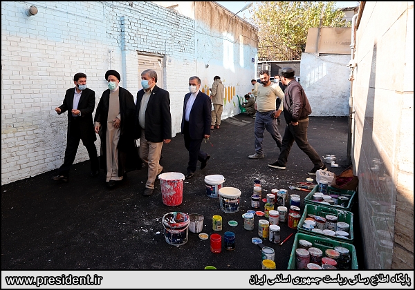 عکس/ بازدید سرزده رئیس جمهور از محله هرندی تهران