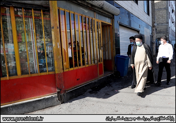 عکس/ بازدید سرزده رئیس جمهور از محله هرندی تهران
