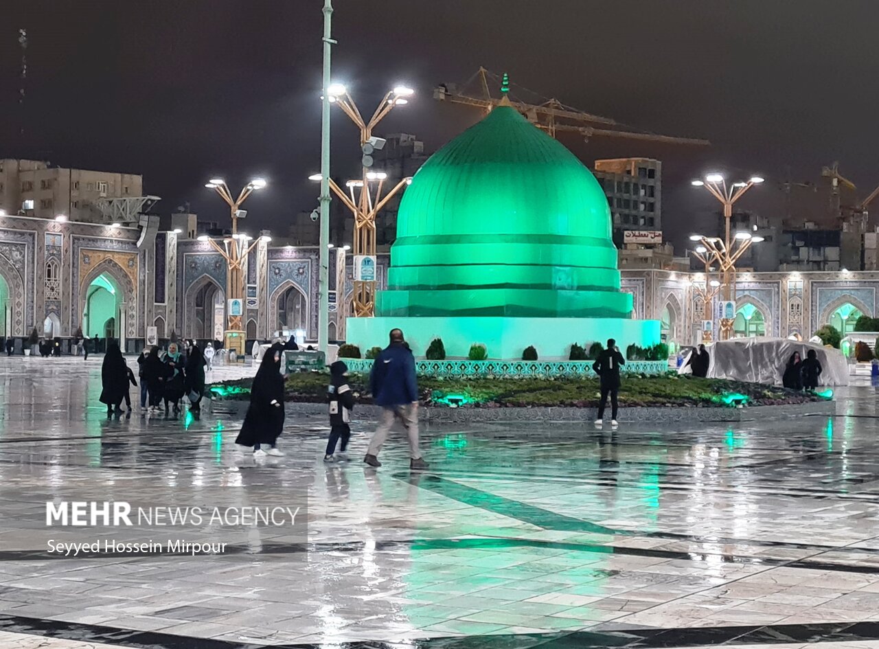 عکس/ حال و هوای بارانی حرم مطهر رضوی