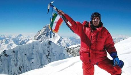 کوهنورد فرانسوی از موفقیت عظیم قیچی‌ساز تجلیل کرد