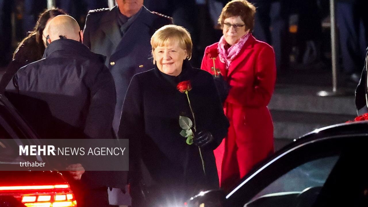 عکس/ خداحافظی «مرکل» با صدراعظمی آلمان بعد از 16 سال