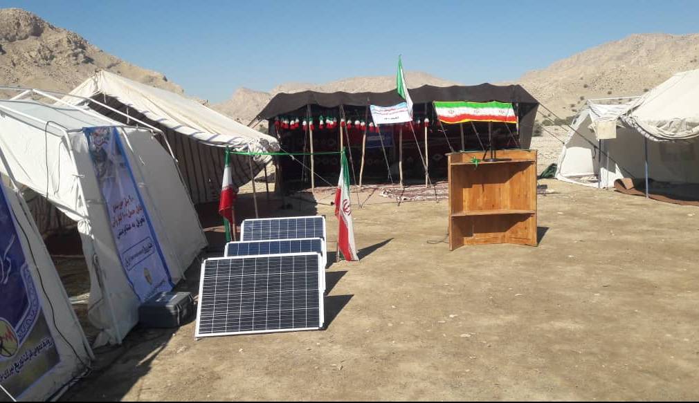 تأمین برق عشایر «رونی» بخش «ارم» دشستان با سامانه‌های قابل حمل خورشیدی