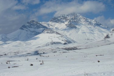 کوه‌های برفی غرب اصفهان