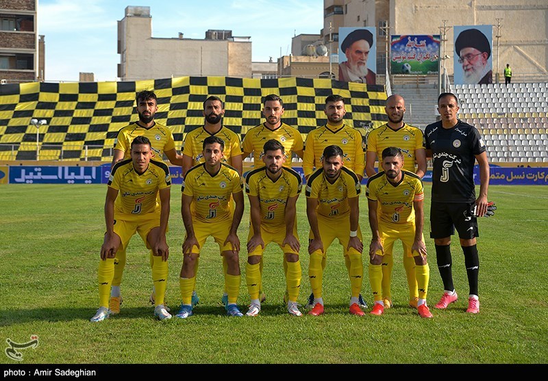 مصدومیت در دیدار تیمهای فوتبال فجر سپاسی شیراز و فولاد خوزستان