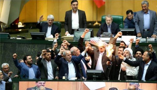 کنایه روزنامه جمهوری اسلامی به کسانی که روزی مخالف برجام بوده‌اند