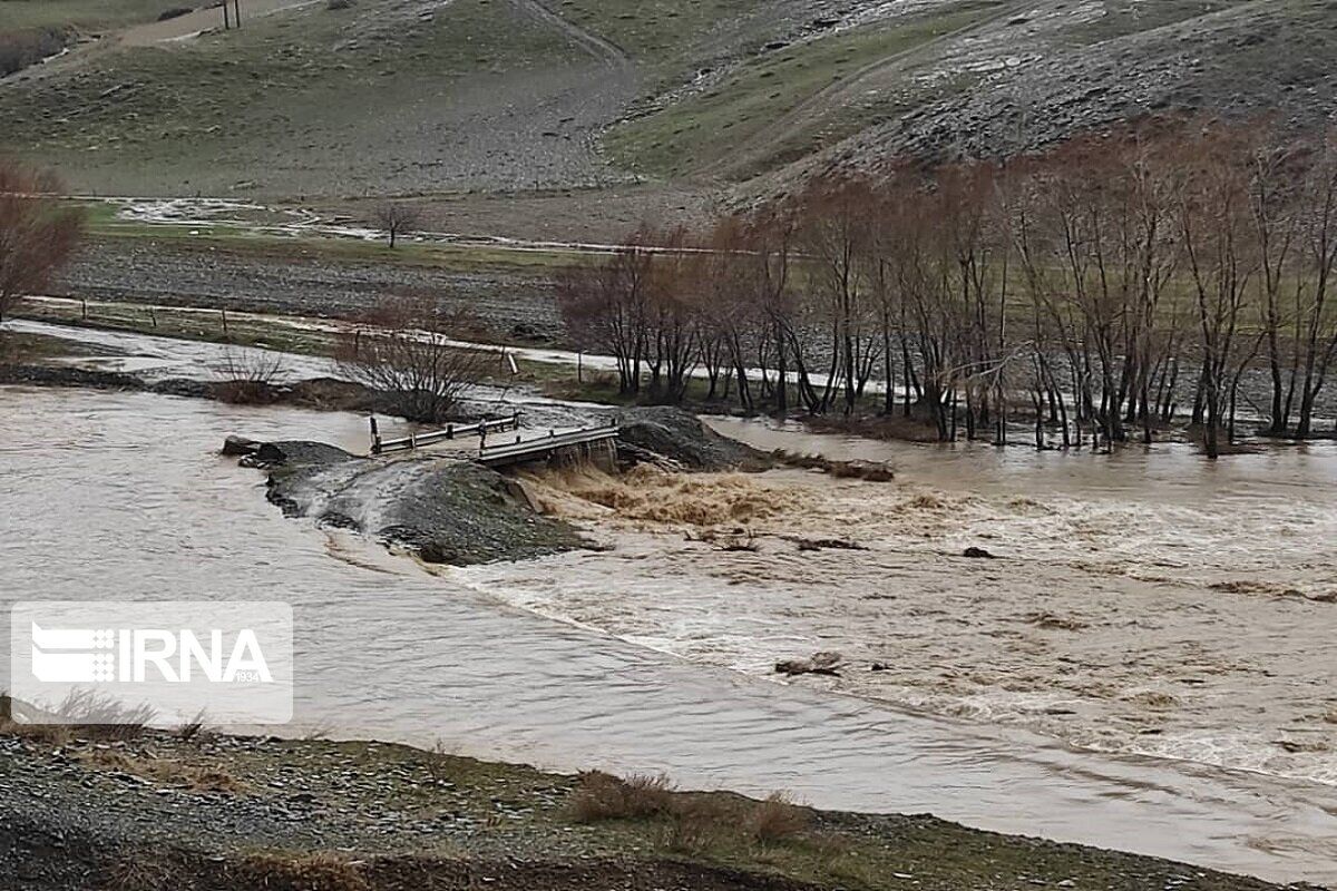 باران، آب را در رودخانه خلیفان مهاباد جاری کرد