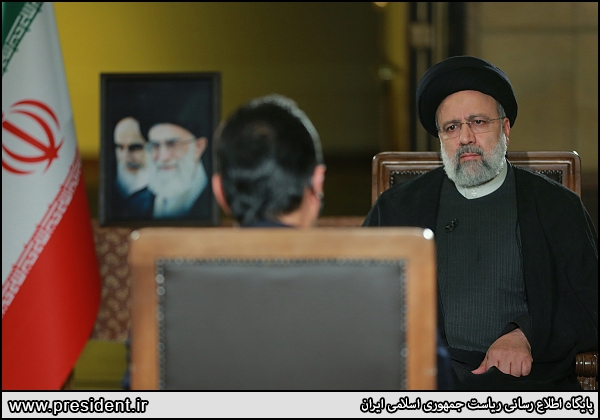 عکس/ گفت و گوی تلویزیونی آیت الله رئیسی در 100 روزگی دولت سیزدهم
