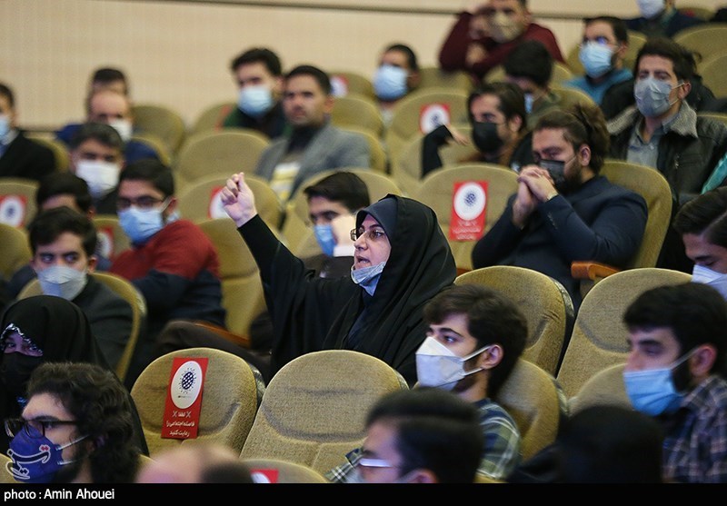 عکس/ درخواست دانشجویان دانشگاه شهید بهشتی از رییس مجلس