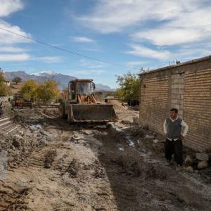 بانک‌ها برای پرداخت تسهیلات بازسازی در مناطق زلزله‌زده کوهرنگ مستقر شوند
