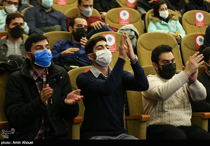 عکس/ درخواست دانشجویان دانشگاه شهید بهشتی از رییس مجلس