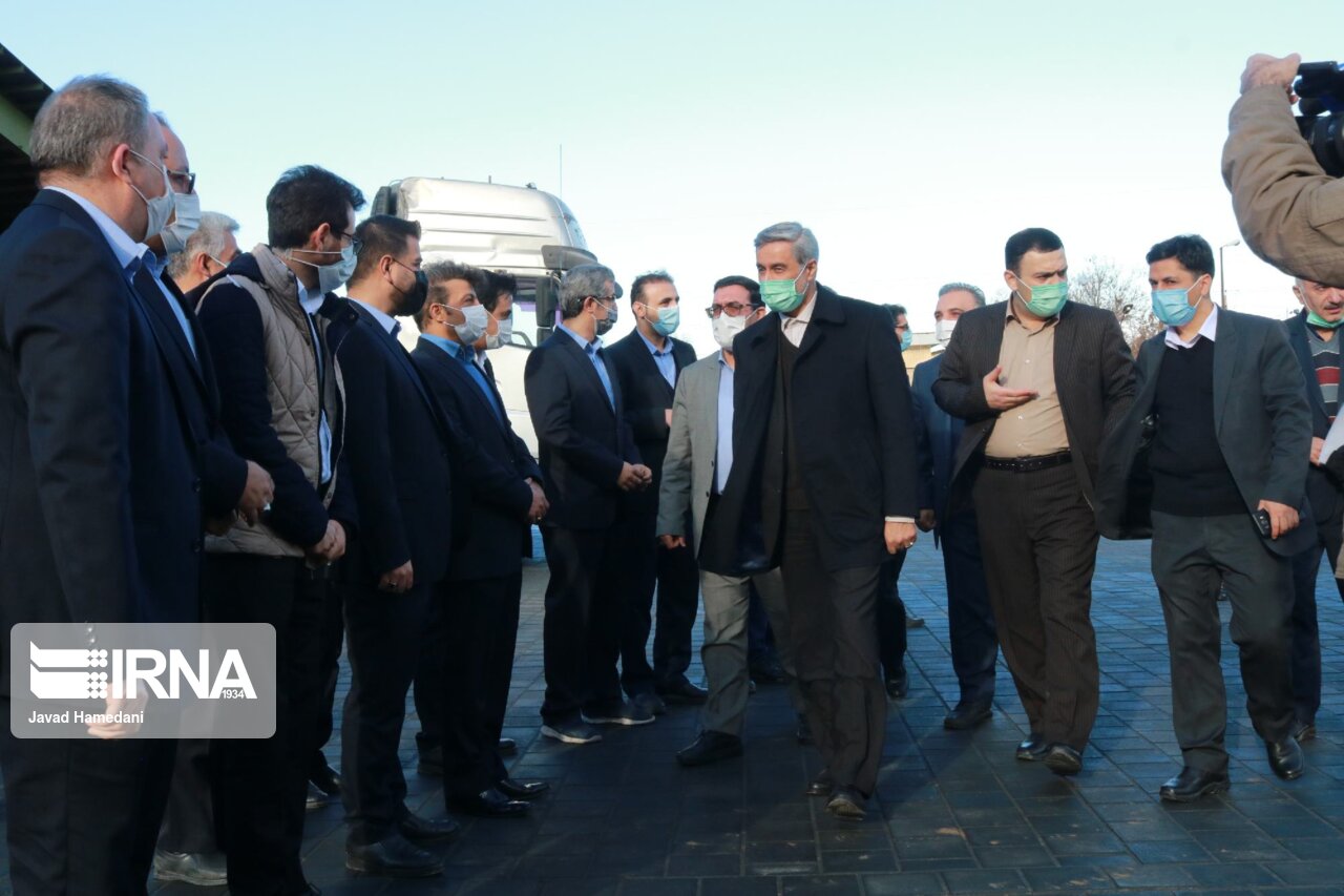 بازدید استاندار همدان از چند واحد تولیدی بزرگ استان