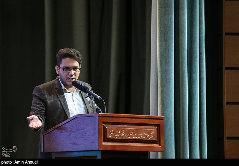 عکس/ درخواست دانشجویان دانشگاه شهید بهشتی از رییس مجلس