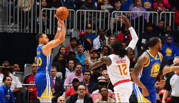پرتاب استثنایی استفن کری در مسابقات NBA