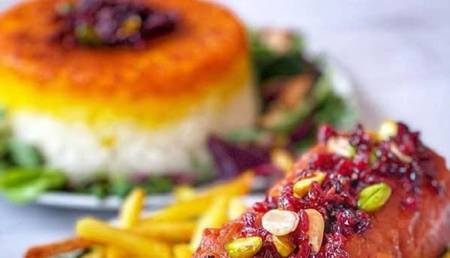 طرز تهیه زرشک پلوی لذیذ با رول مرغ شکم پر
