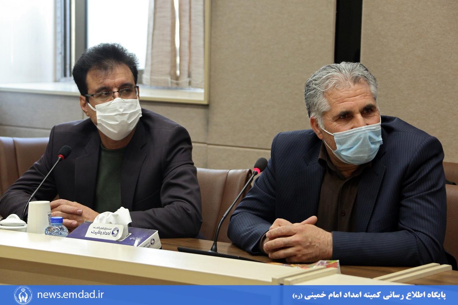 دیدار رئیس کمیته امداد امام خمینی(ره) با خانواده شهدای حادثه چوار