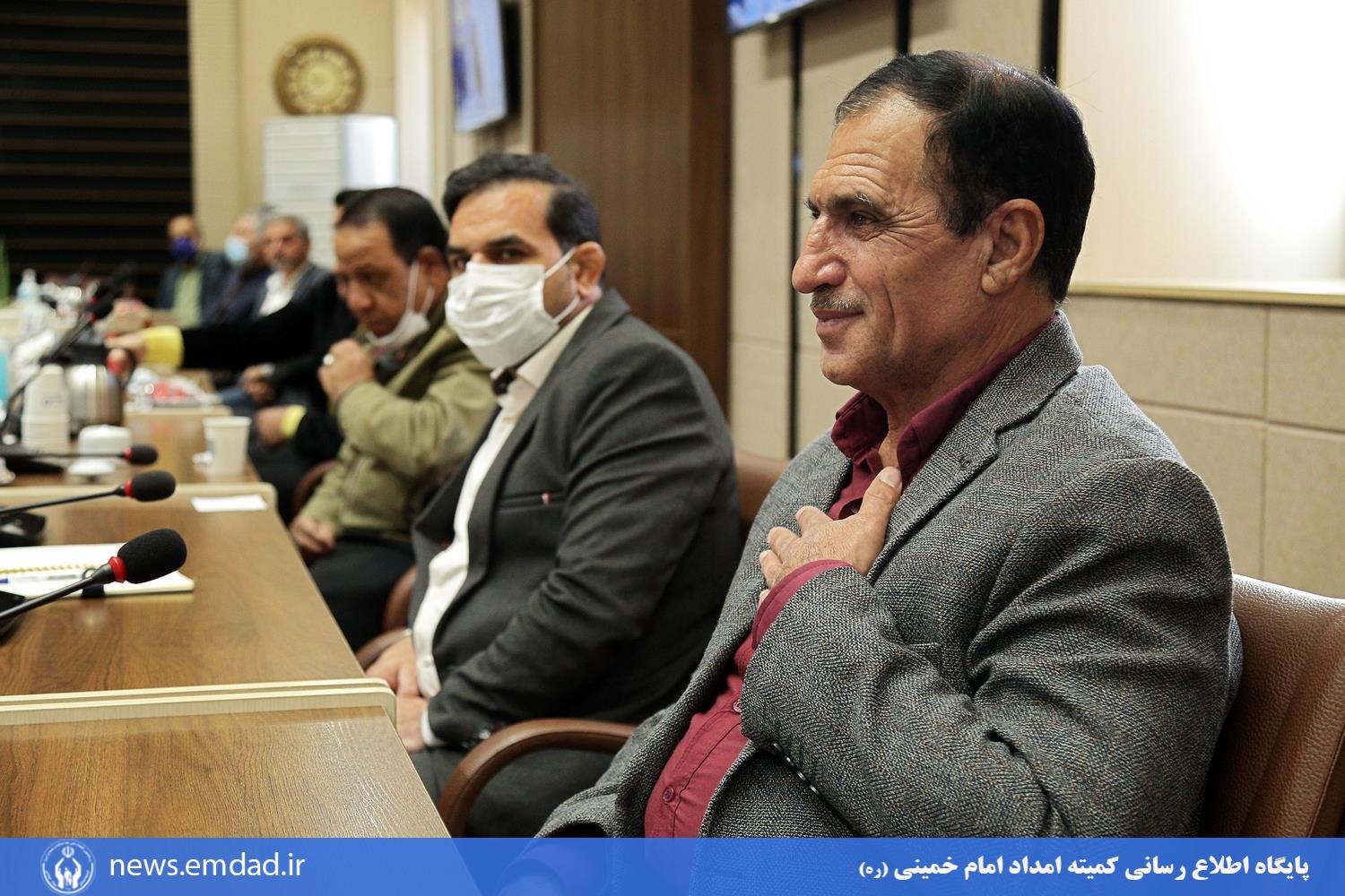 دیدار رئیس کمیته امداد امام خمینی(ره) با خانواده شهدای حادثه چوار