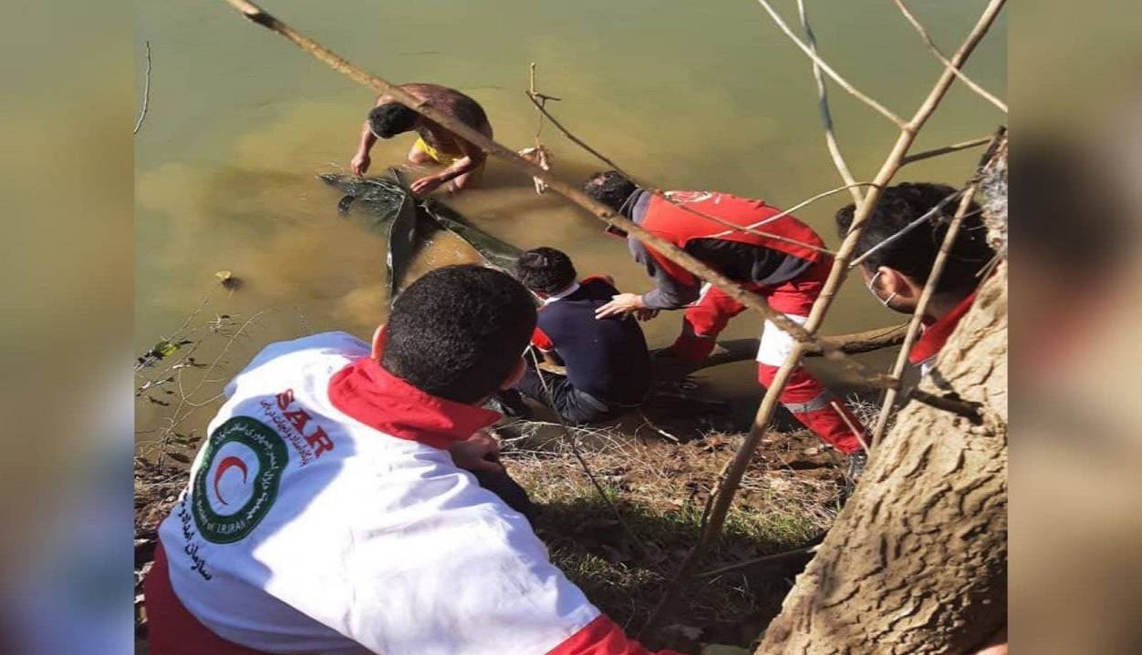 پیکر راننده خودروی سقوط کرده به کانال حشمت رود آستانه اشرفیه پیدا شد