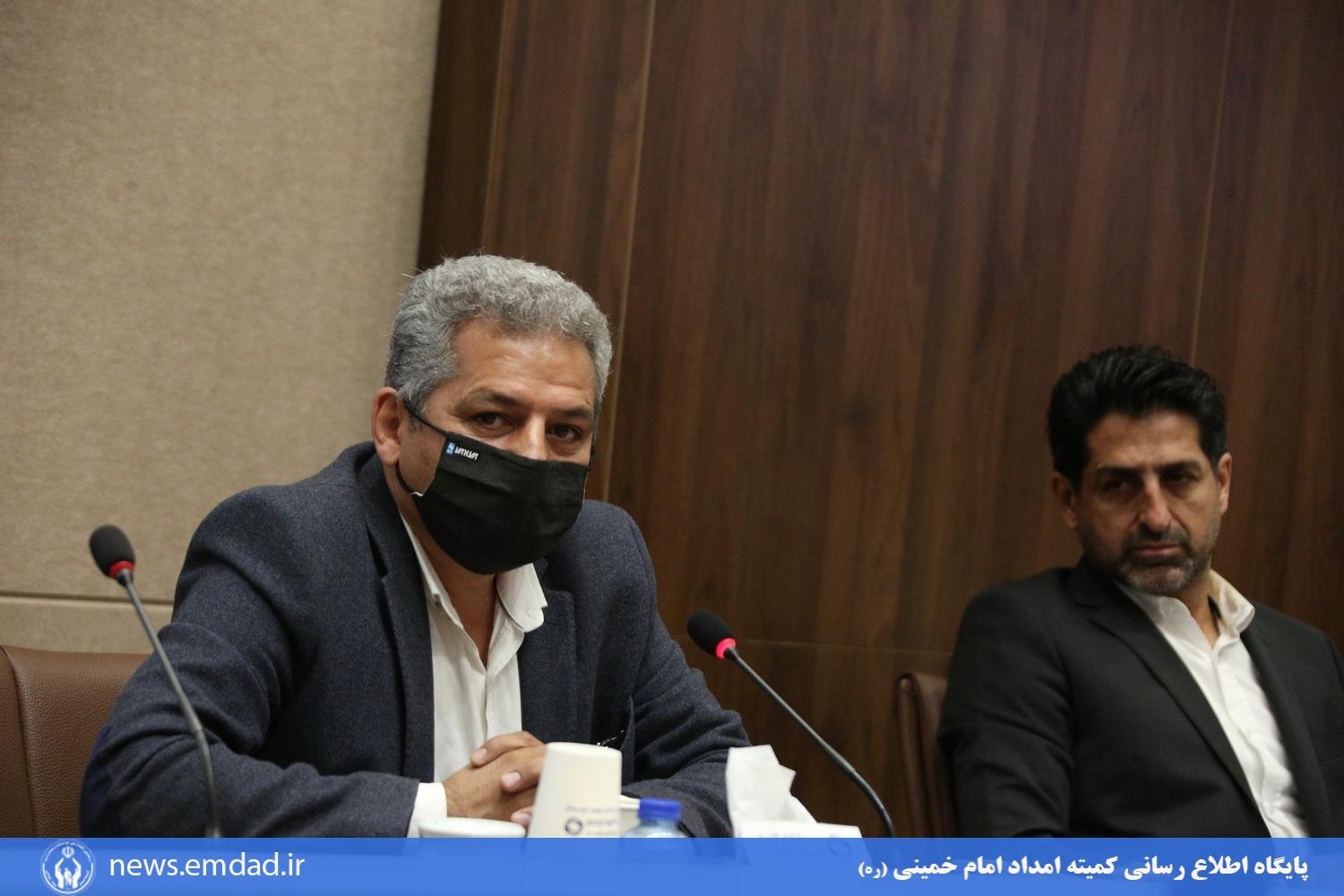 دیدار رئیس کمیته امداد امام خمینی(ره) با خانواده شهدای حادثه چوار