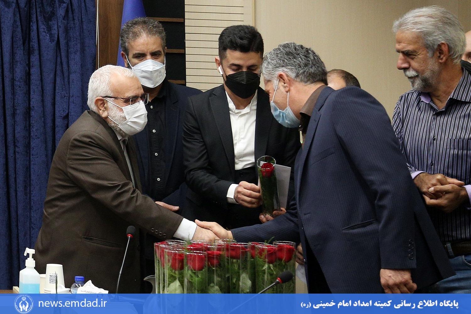 دیدار رئیس کمیته امداد امام خمینی(ره) با خانواده شهدای حادثه چوار
