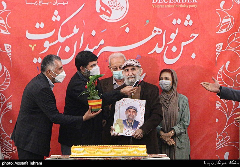 جشن تولد هنرمندان پیشکسوت آذر ماهی 
