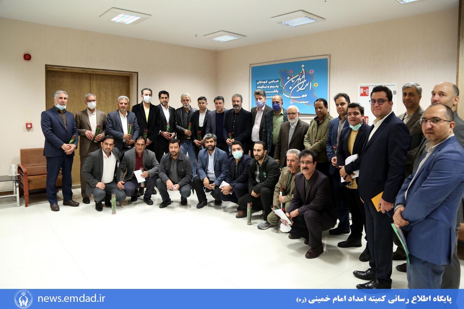 دیدار رئیس کمیته امداد امام خمینی(ره) با خانواده شهدای حادثه چوار