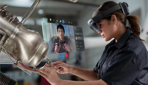 مایکروسافت برای توسعه HoloLens 3 با سامسونگ همکاری می‌کند