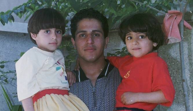 حامد کاویانپور و دو دخترش