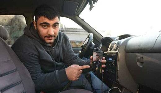 صاحب مدال برنز کشتی فرنگی جهان، در اسنپ کار می کند
