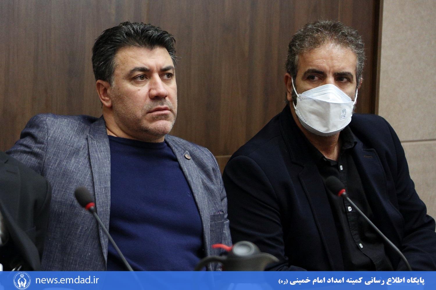 دیدار رئیس کمیته امداد امام خمینی(ره) با خانواده شهدای حادثه چوار