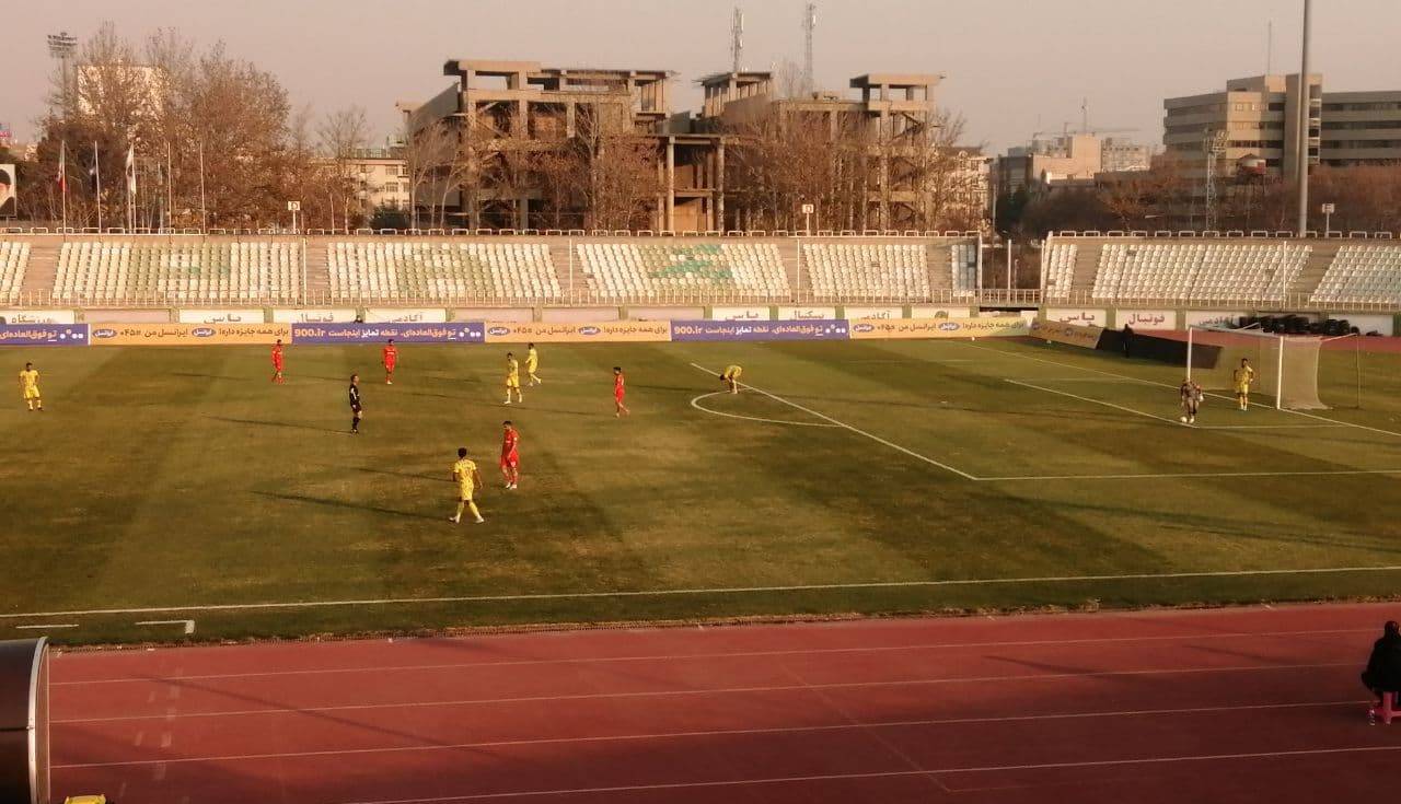 بحران زمین فوتبال در تهران به روایت تصویر 