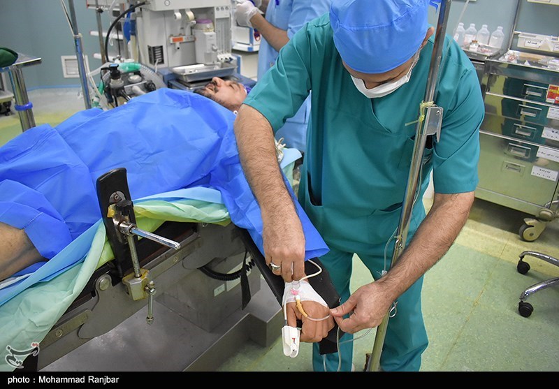 عکس/ نخستین عمل کاشت پای مصنوعی در رشت 