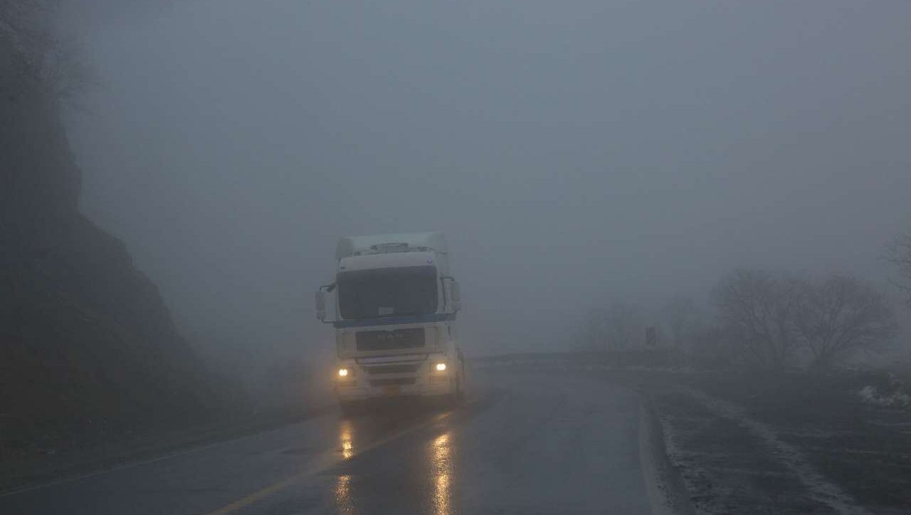 جاده‌های زنجان پوشیده از مه غلیظ است