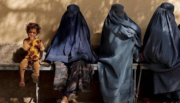 مقام طالبان: تحصیل دبیرستانی دختران فعلا ممنوع است