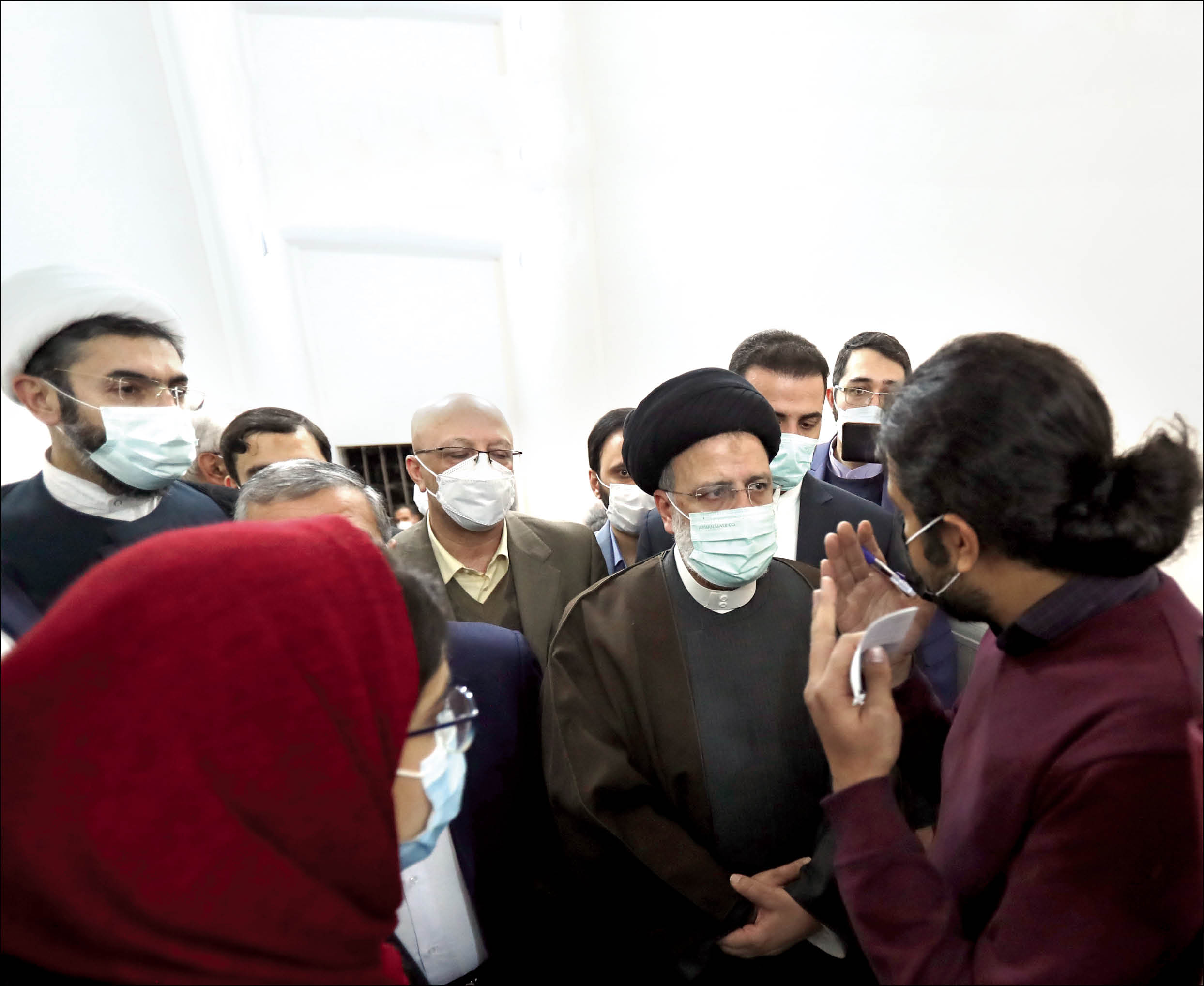 واکنشهای فضای مجازی به حضور رئیسجمهور در جمع دانشجویان