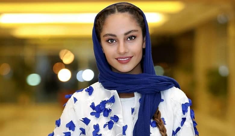 چهره ها/ سلفی ماشینی ترلان پروانه