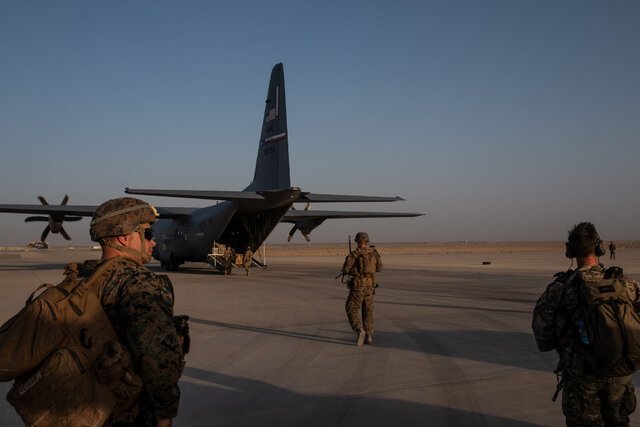 آغاز تحقیقات پنتاگون و وزارت خارجه آمریکا درباره خروج جنجالی از افغانستان
